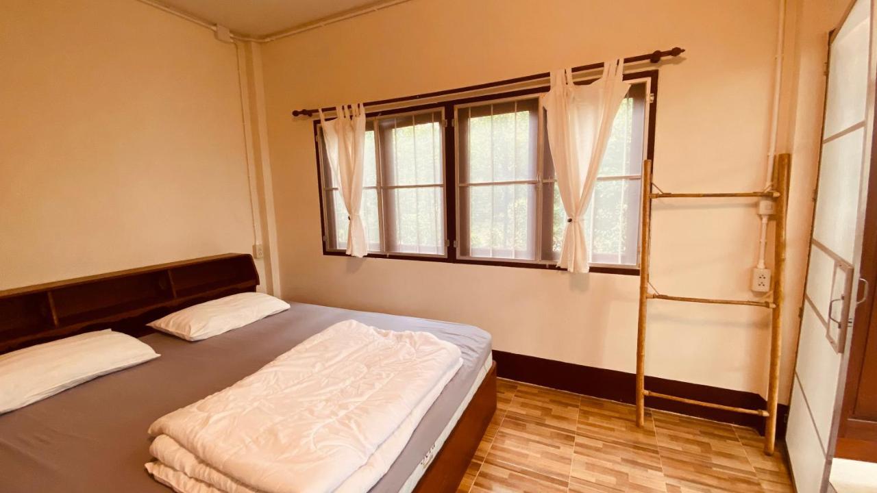 Brown House Chiangdao Hostel Chiang Dao Bagian luar foto