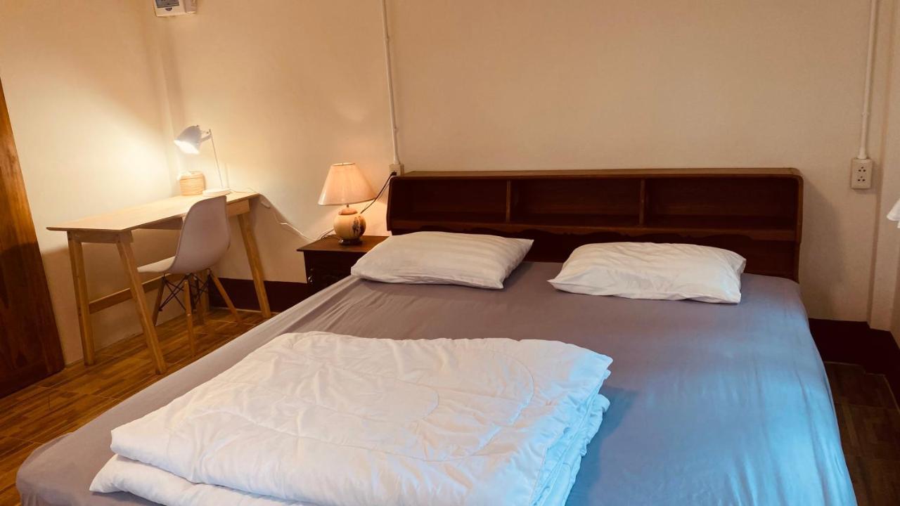 Brown House Chiangdao Hostel Chiang Dao Bagian luar foto