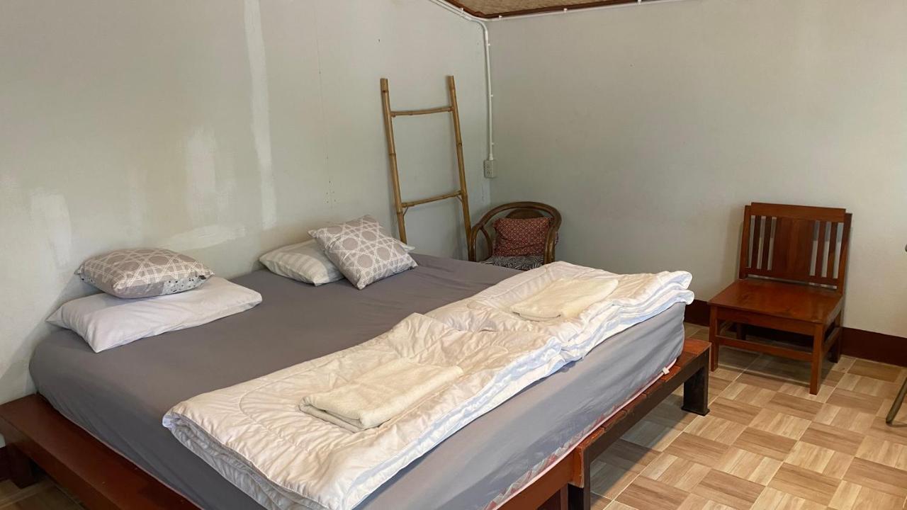 Brown House Chiangdao Hostel Chiang Dao Bagian luar foto