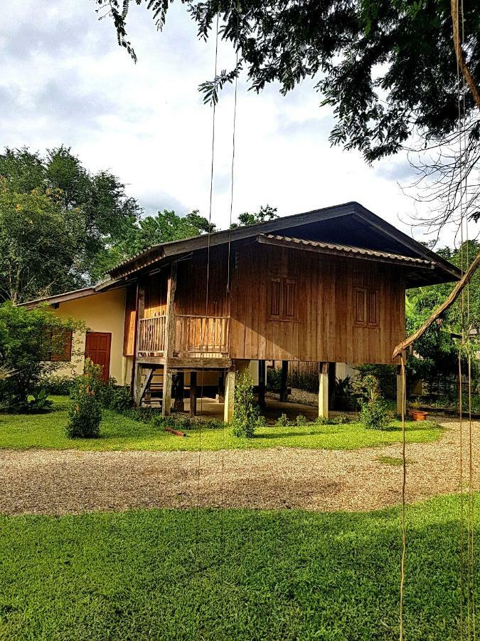 Brown House Chiangdao Hostel Chiang Dao Bagian luar foto
